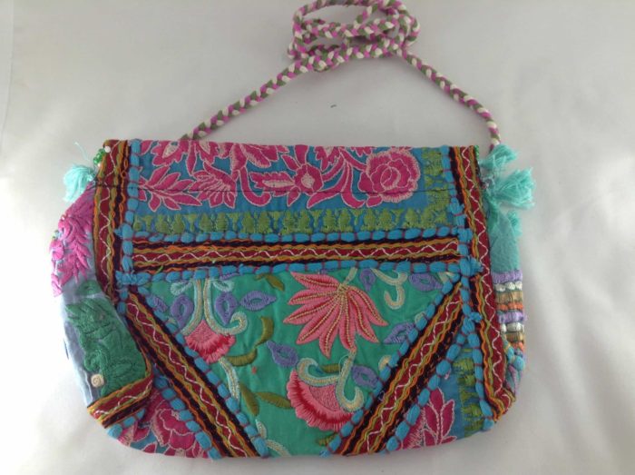 Bolsa indiana banjara 100% bordada a mão turquesa