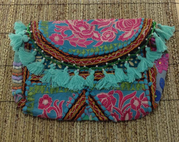 Bolsa indiana banjara 100% bordada a mão turquesa