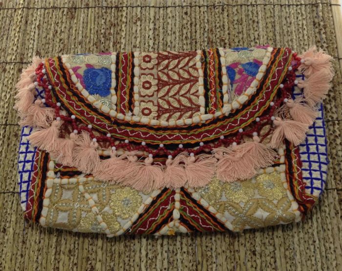 Bolsa indiana banjara 100% bordada a mão rosa