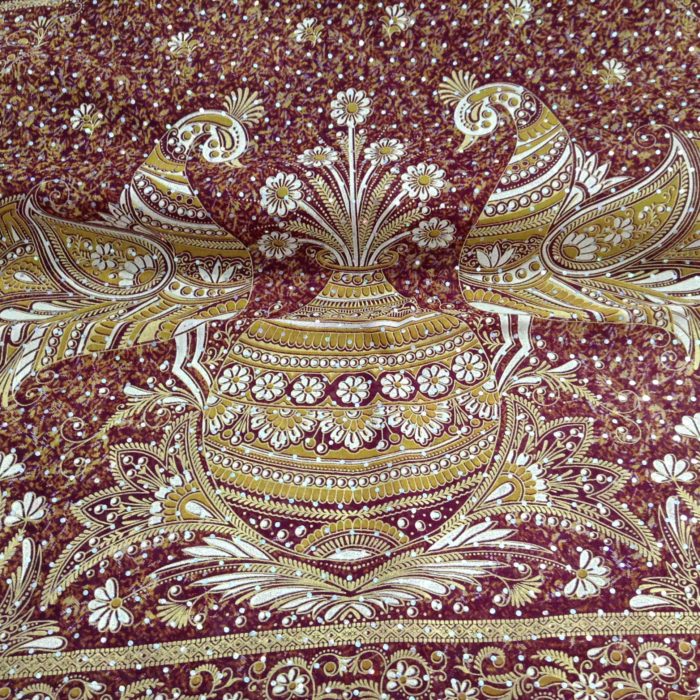 Sari indiano com estampa de pavões e arabescos - Tie Dye vinho e bege