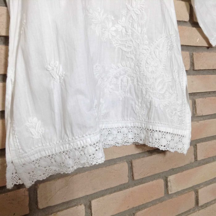 Bata indiana feminina bordada branca com rendas