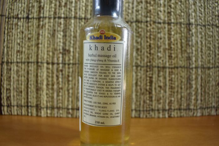 Óleo herbal de massagem Khadi India - Ylang Ylang e Vitamina E (210ml)