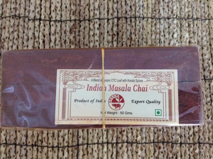 Indian Masala Chai com caixa decorativa de madeira entalhada