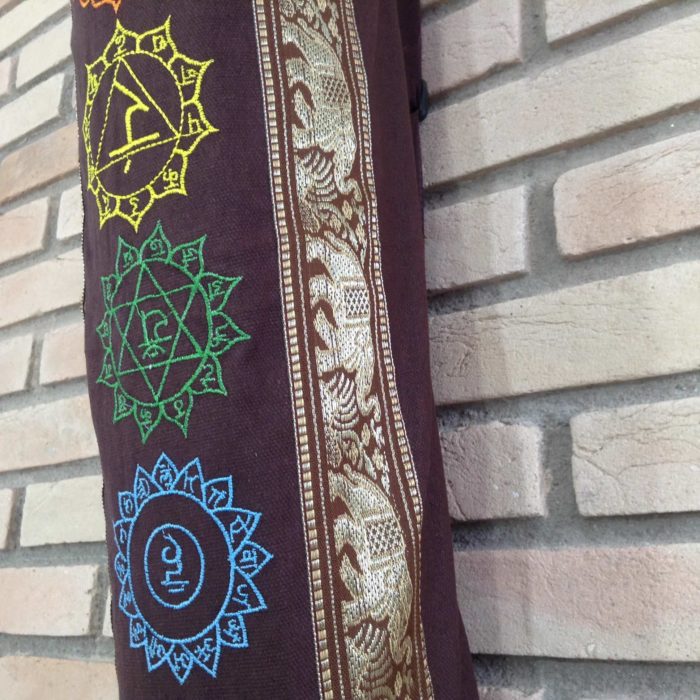 Porta mat indiano para Yoga 7 chakras bordados a mão (marrom)