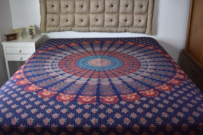 Panô indiano de algodão - Estampa de mandala floral coral e azul  (2.30 x 2.10 m)