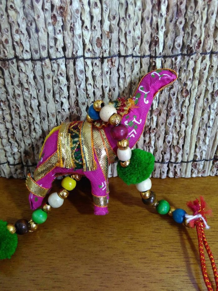 Móbile indiano de elefantinhos coloridos (124 cm)