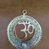 Om de metal de parede com mantra Gayatri - dourado