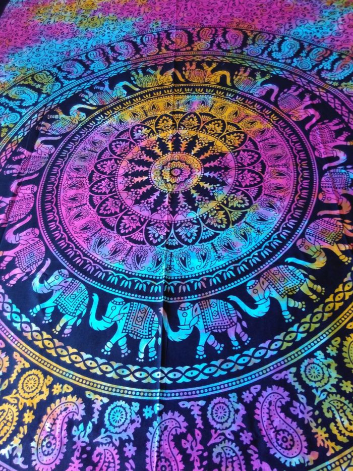 Panô indiano de algodão (colcha) - Estampa de mandala e elefantes (2.05 m x 1,30 m)