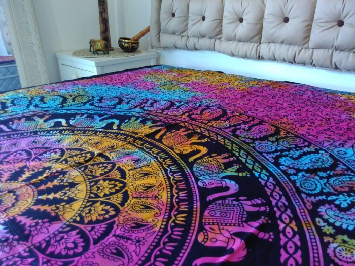 Panô indiano de algodão (colcha) - Estampa de mandala e elefantes (2.05 m x 1,30 m)