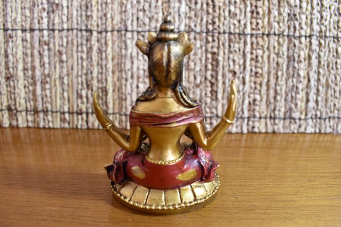 Lakshmi em estátua resinada (dourada e vermelha)