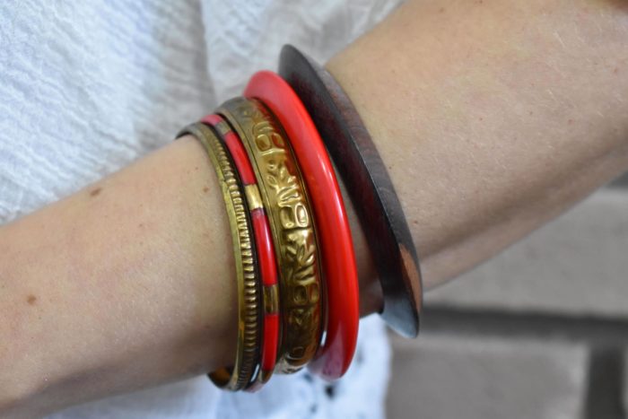 Conjunto de pulseiras indianas madeira e metal red hindi