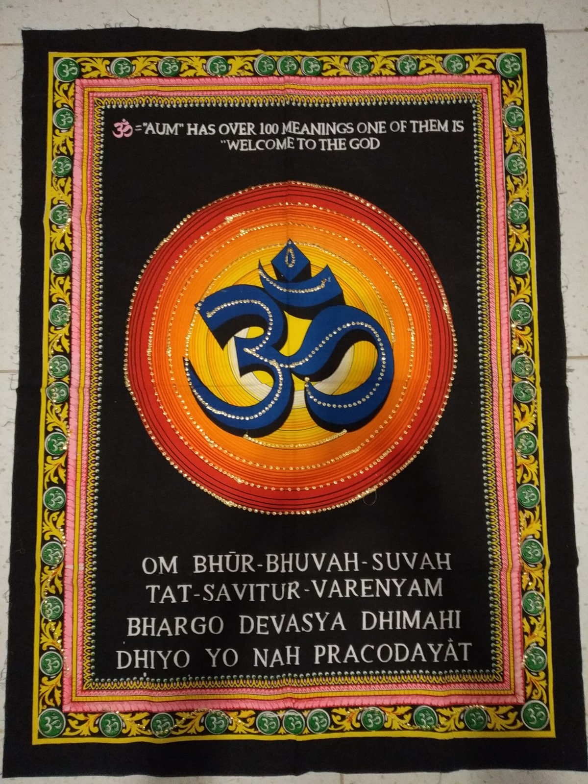 Panô de OM e mantra gayatri