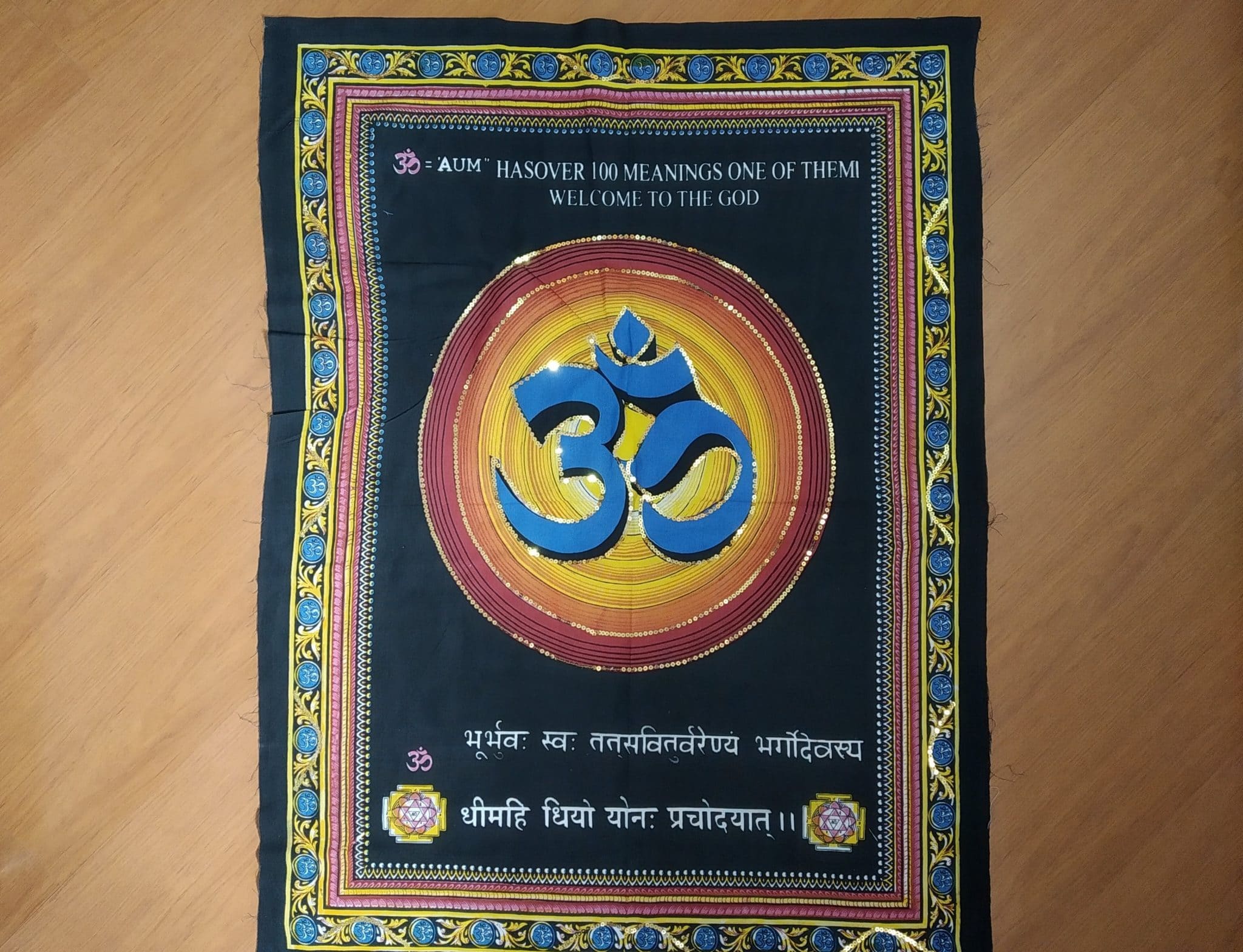 painel de OM mantra Gayatri