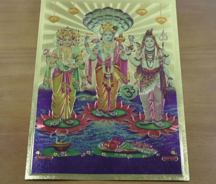 Folha laminada dourada para enquadrar e pendurar - Trimurti (30 x 21 cm)