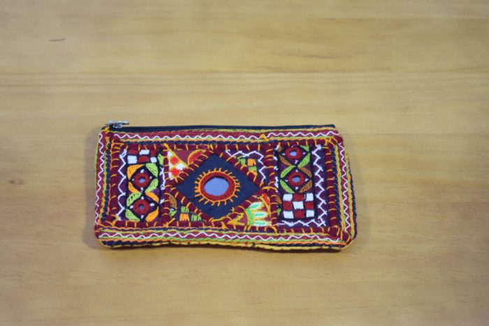 Bolsa carteira indiana Banjara 100% bordada a mão (verso amarelo)