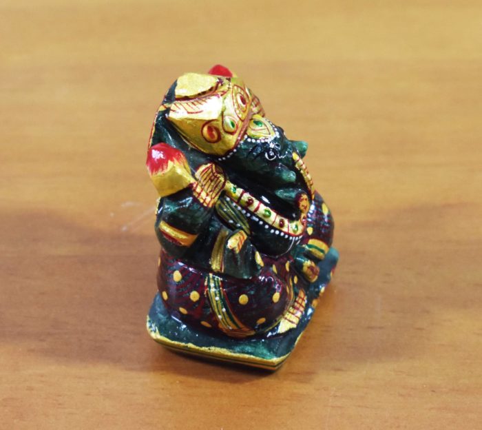 Estátua de Ganesha lapidado em pedra natural de Jade