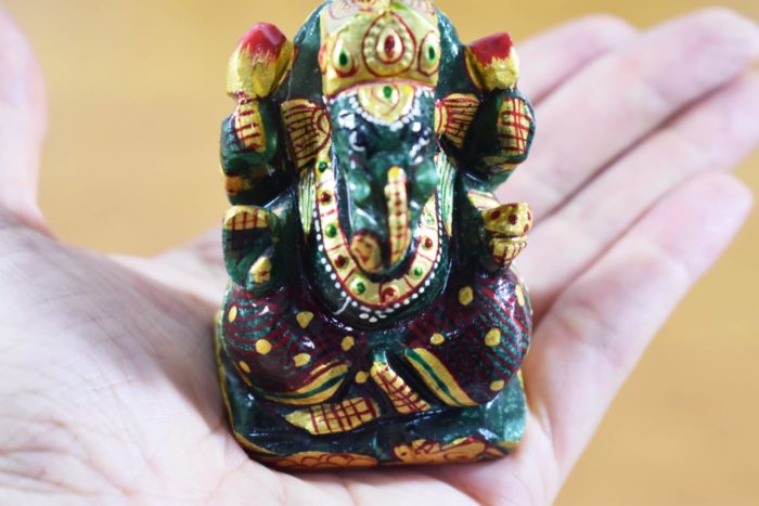 Estátua de Ganesha lapidado em pedra natural de Jade
