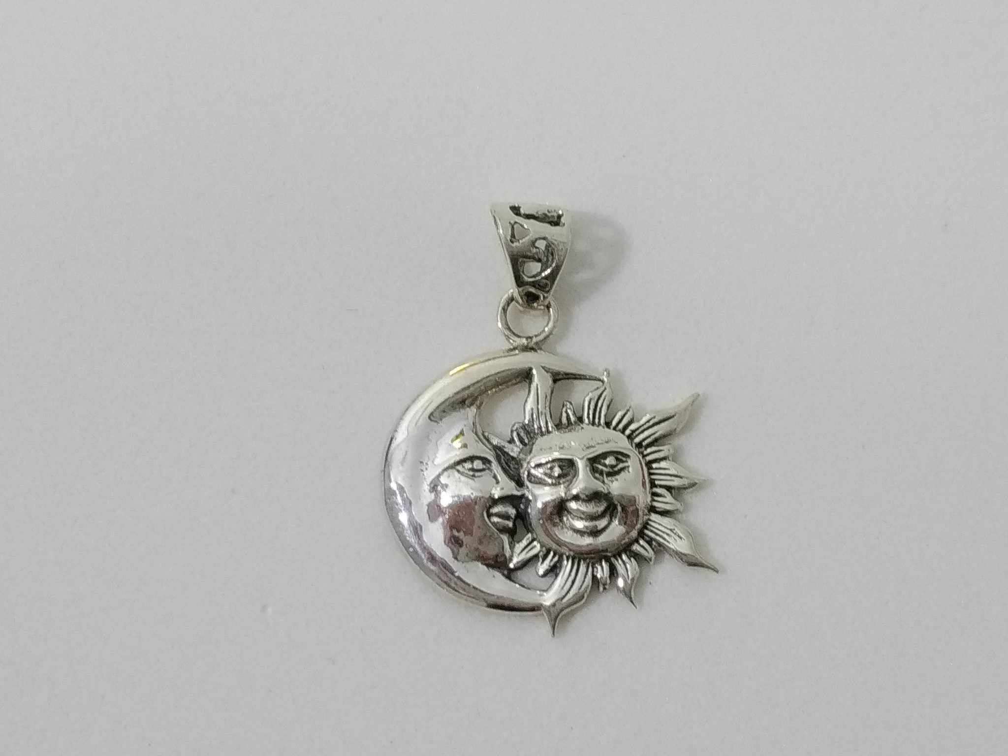 pingente de surya e chandra