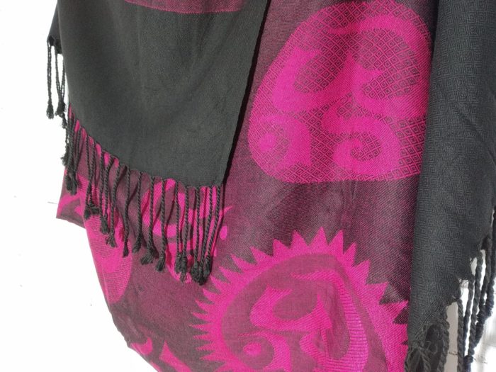 Echarpe indiana dupla face algodão com viscose estampa de OM Pink