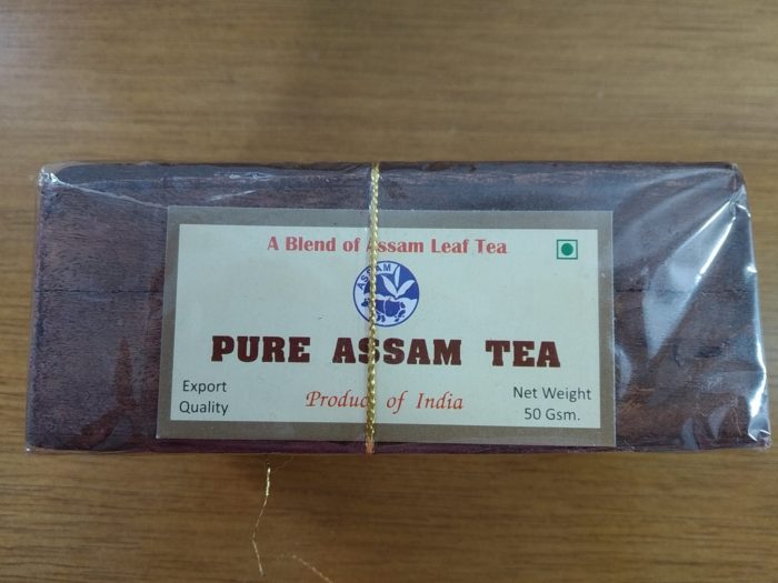 Pure Assam Tea com caixa decorativa de madeira entalhada