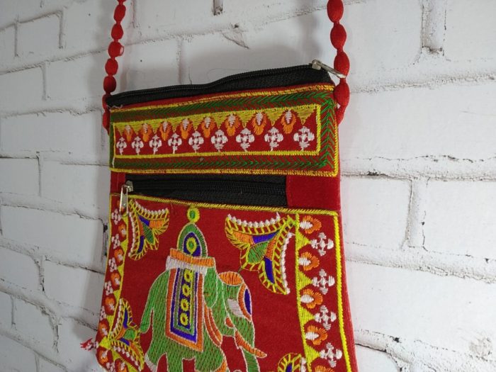 Bolsa indiana de veludo bordado de elefante com tassel colorido - vermelha
