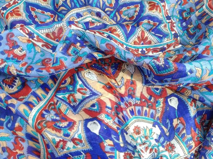 Lenço indiano de seda 100% estampado de elefantes azul