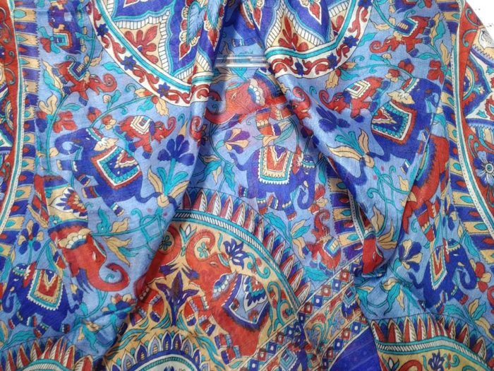 Lenço indiano de seda 100% estampado de elefantes azul