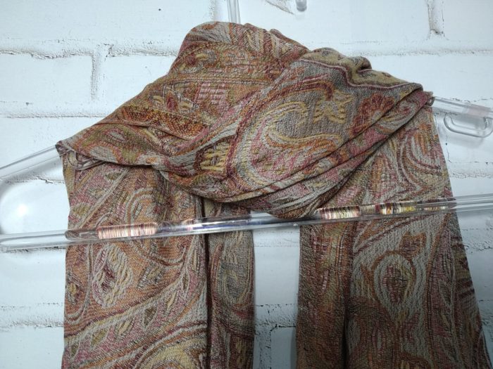 Pashimina indiana de cashmere - estampado em tons terrosos