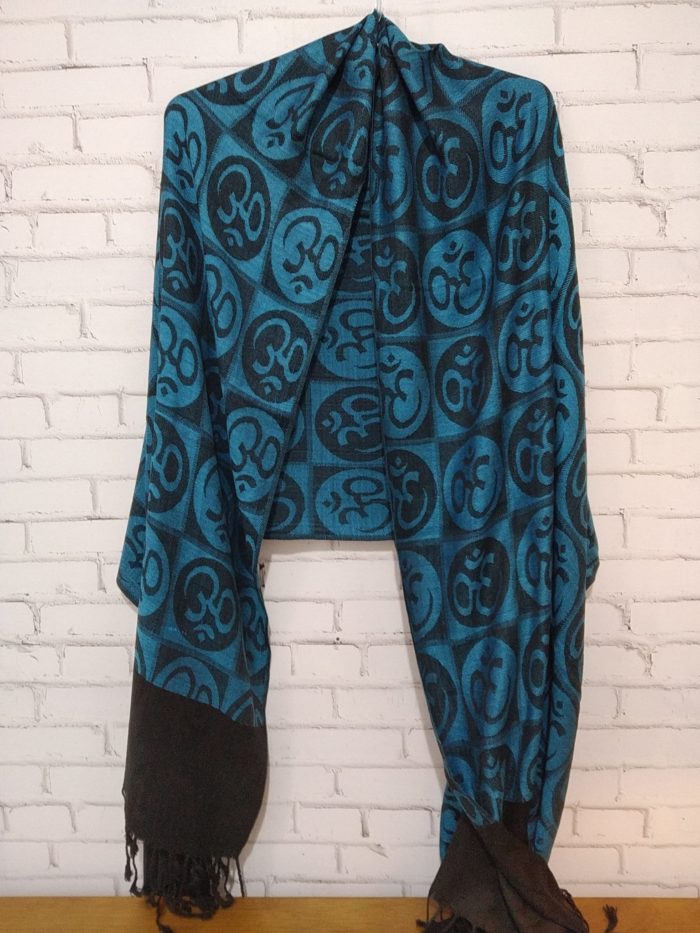 Echarpe indiana dupla face algodão com viscose estampa de OM azul