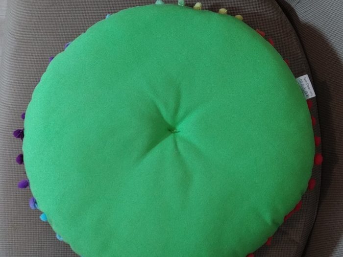 IMG_20190822_105514 Almofada indiana bordada estilo futon 40 cm verde color