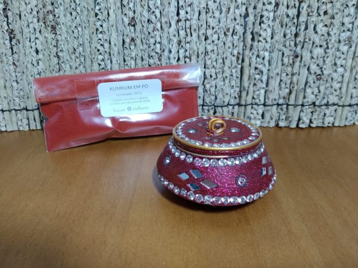 kumkum em pó com pote