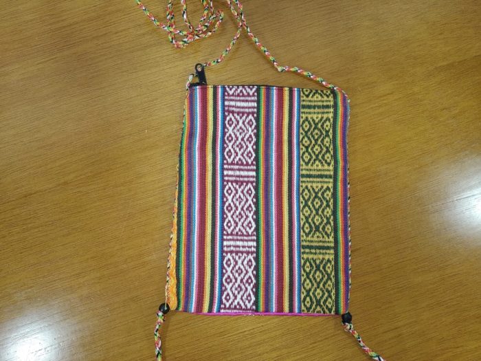Bolsinha indiana de tecido com alça estampa mandala pink