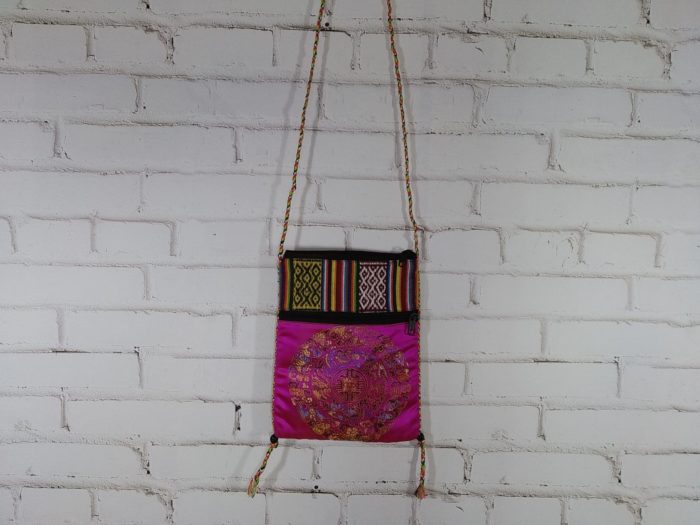 Bolsinha indiana de tecido com alça estampa mandala pink