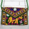 Bolsa indiana clutch de veludo verde toda bordada estampa elefante