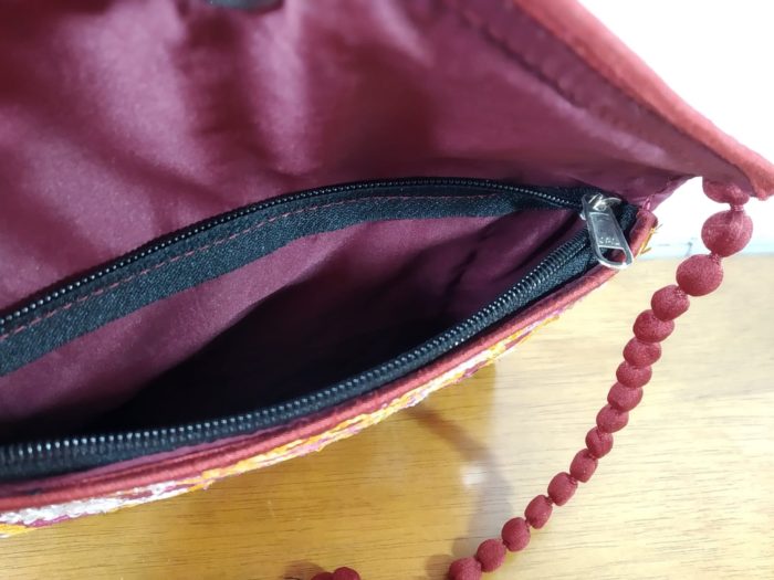 Bolsa indiana clutch de veludo vinho toda bordada estampa elefante