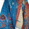 Manta de lã indiana bordada a mão dupla face floral azul e color