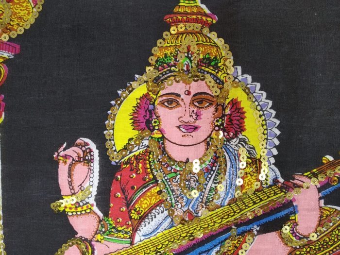 Painel de tecido clássico de deidade hindu Saraswati 55x40cm