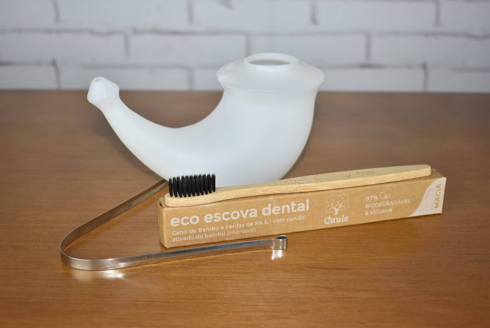kit higiene diária com jala neti escova de bambu e limpador de lingua