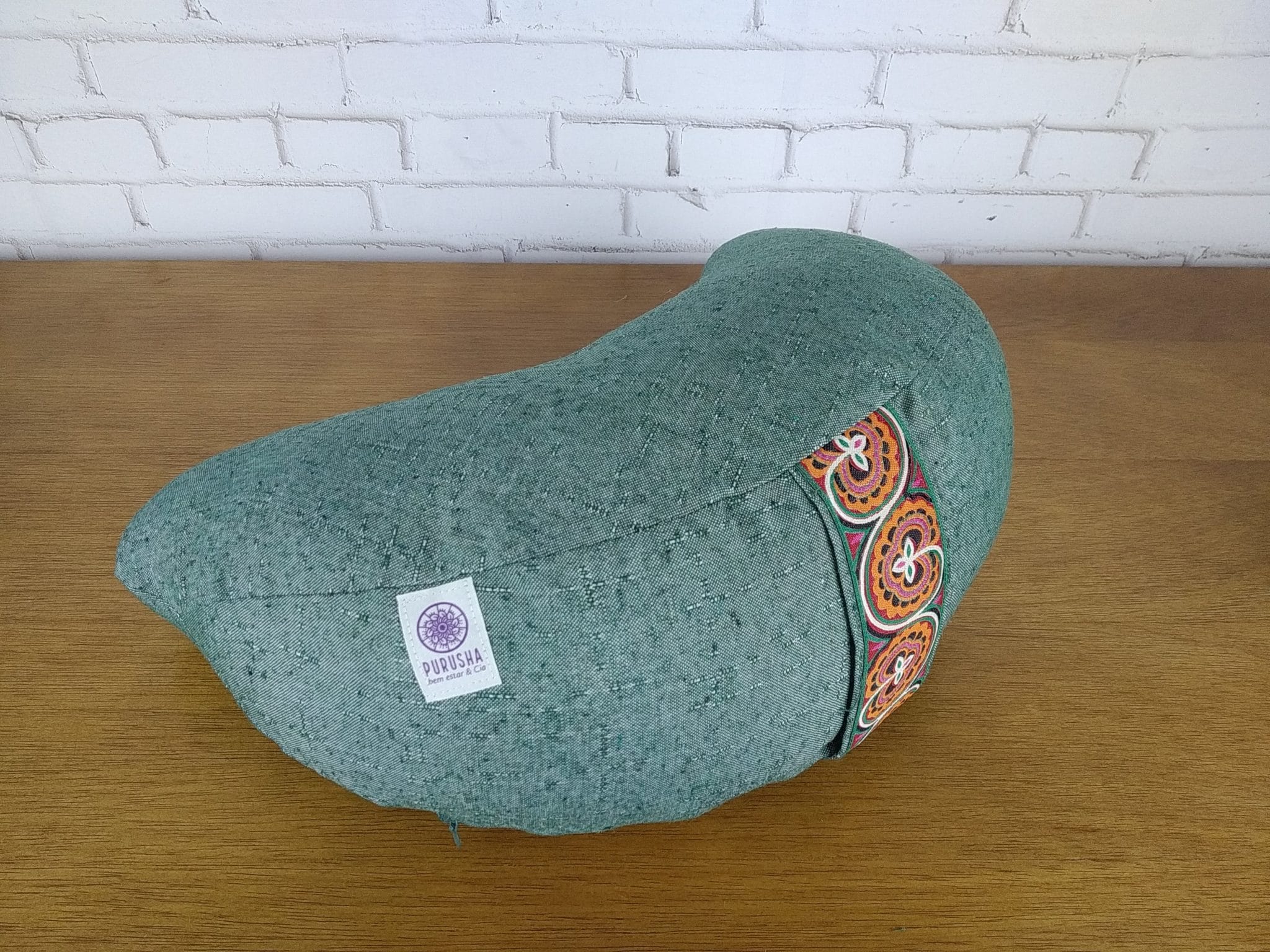 zafu meia lua para meditação