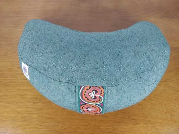 IMG_20191021_122811 Zafu almofada para meditação cor verde claro com detalhe de fita indiana floral