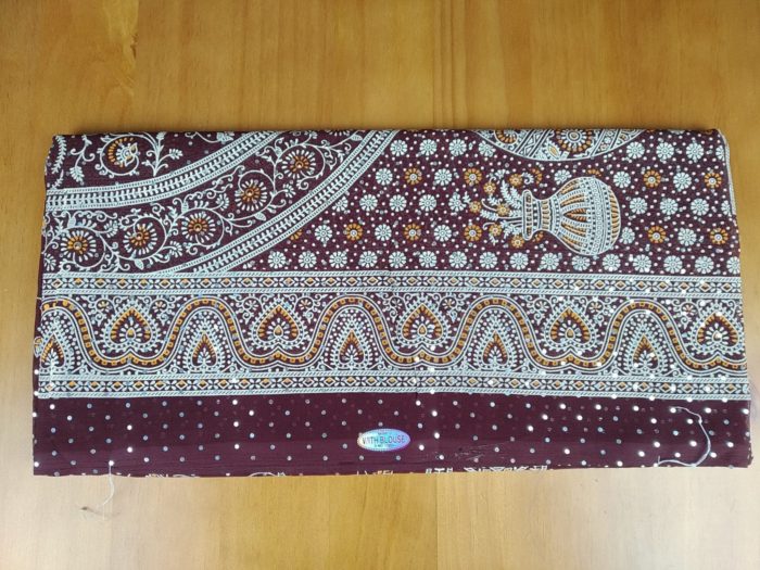 sari com brilho