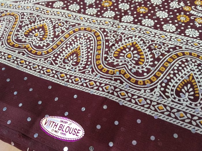 Sari indiano de crepe de seda com pontos de luz marrom