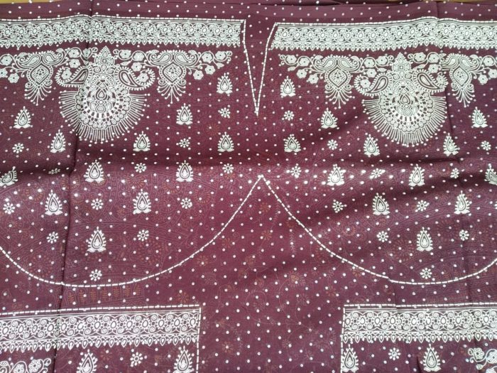 Sari indiano de crepe de seda com pontos de luz marrom