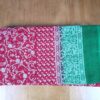 Sari indiano tie dye floral com brilhos vermelho escuro e verde