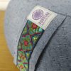 Zafu almofada para meditação cor azul com detalhe de fita indiana slim