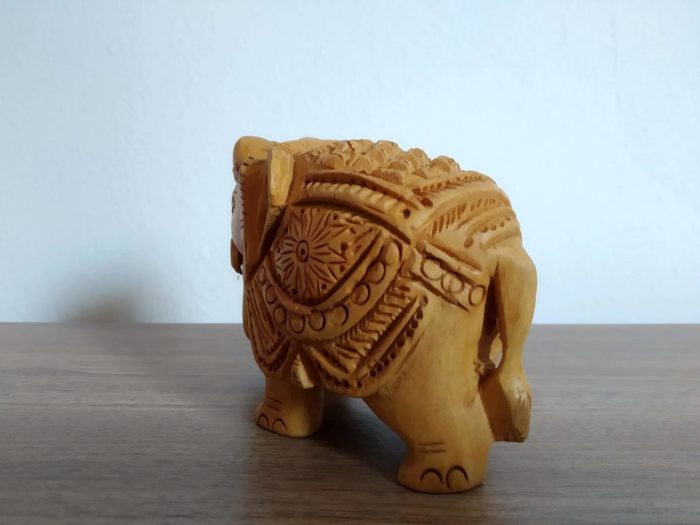 Elefante indiano de madeira maçica esculpido a mão M