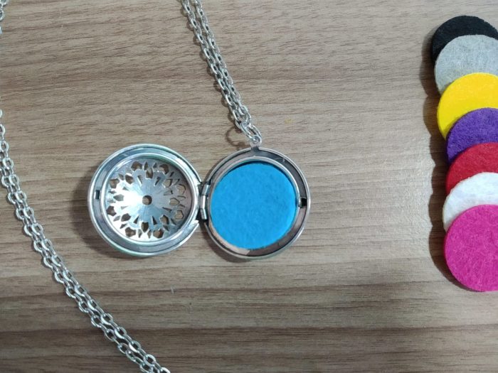 Difusor Pessoal para aromaterapia em metal prateado mandala II