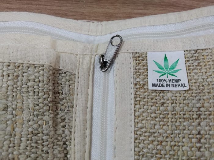 Carteira de cânhamo feito no Nepal com símbolo do OM floral laranja