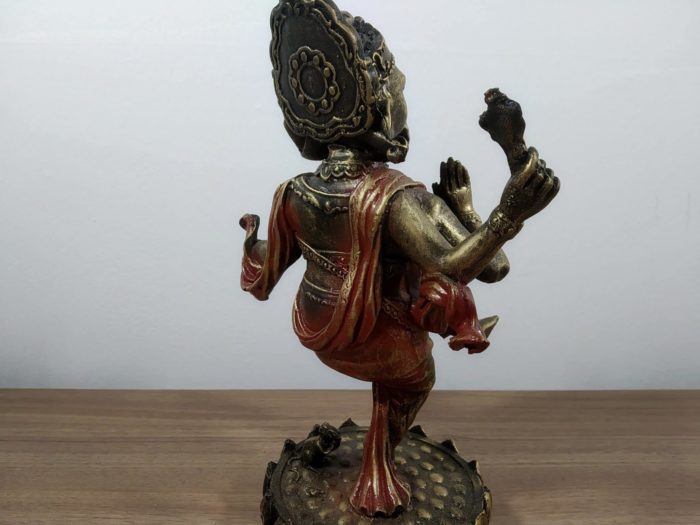 Estátua de Ganesha dançarino em resina pintada a mão 20cm