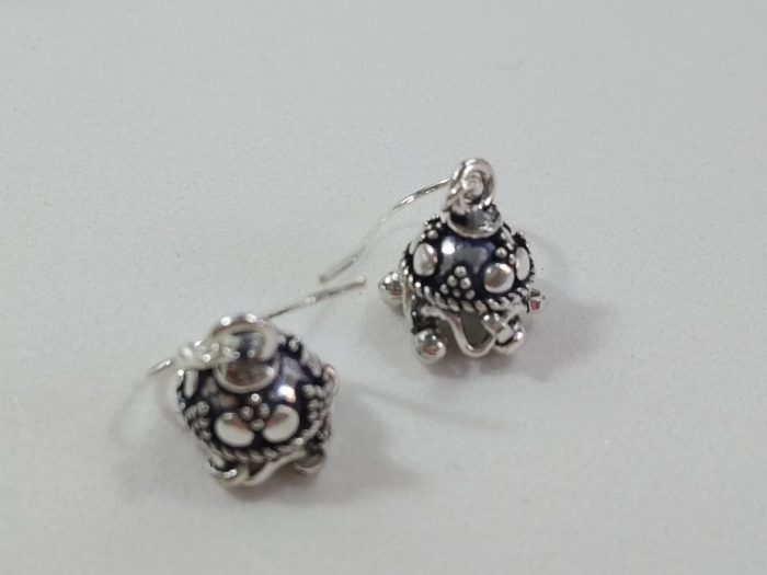 Brinco Jhumka de prata 925 design sino com guizos e 3cm